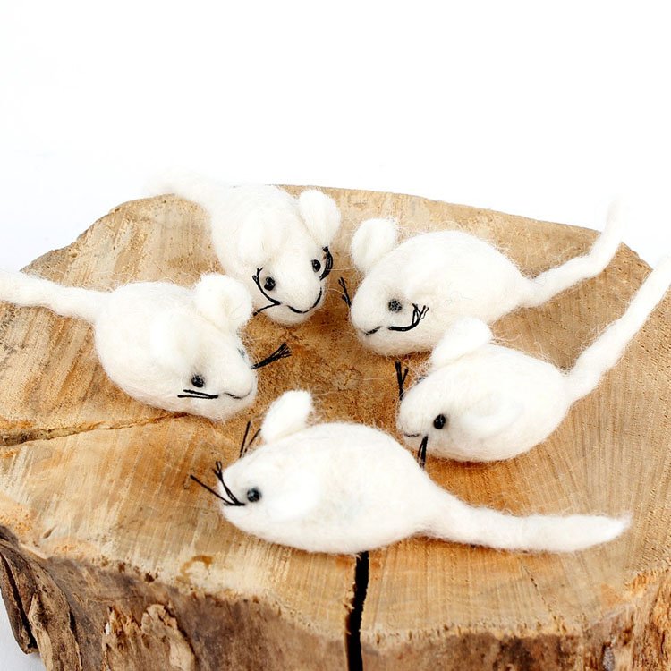 Vilten muisjes wit 5 stuks 4cm